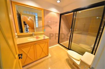 Penthouse for rent and sale at Saichol Mansion – Charoennakorn Road