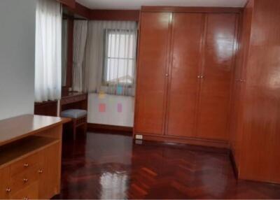 3 bedrooms for rent at Sukhumvit soi 3