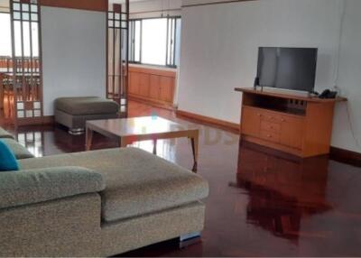 3 bedrooms for rent at Sukhumvit soi 3