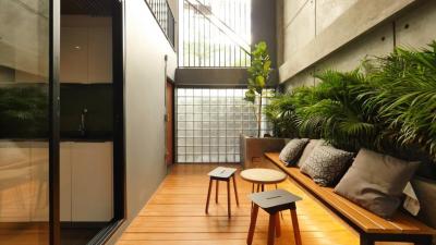 Loft Style Townhouse for rent in Sukhumvit 63 (Ekkamai)