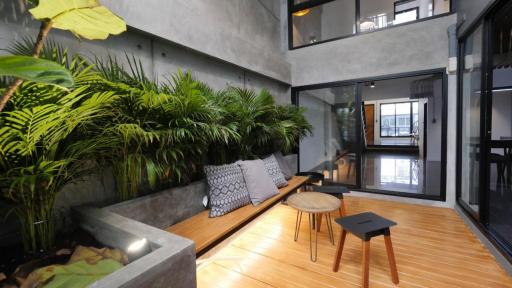 Loft Style Townhouse for rent in Sukhumvit 63 (Ekkamai)