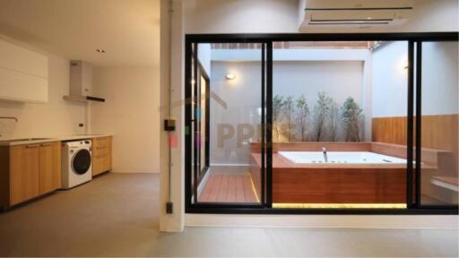 Loft Style Townhouse for rent on Sukhumvit 49