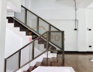 Sale/Rent Townhouse in Thonglor (Sukhumvit 55) in compound with shared pool and security guard