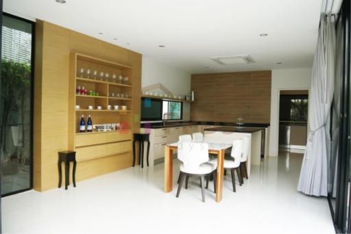 Excellent Fully Furnished House for sale at Nirvana Beyond Charoemprakaite Rama 9 RD opposite Suanlung Rama 9