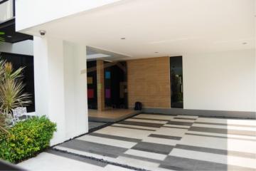 Excellent Fully Furnished House for sale at Nirvana Beyond Charoemprakaite Rama 9 RD opposite Suanlung Rama 9