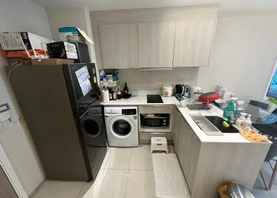 2-bedroom modern condo for sale close to BTS Thonglor