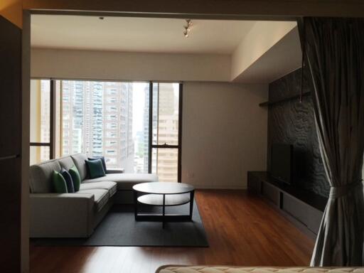 1-bedroom condo for sale close to Ratchadamri BTS station