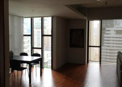 1-bedroom condo for sale close to Ratchadamri BTS station