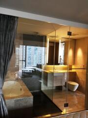 1-bedroom condo for sale close to Ratchadamri BTS station