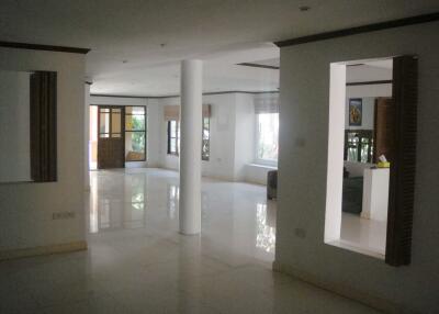 6 Bedrooms @ Central Park 2