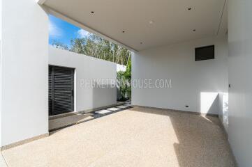 TAL7352: Modern Tropical Villa with 3 bedrooms in Thalang