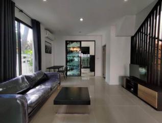 For Rent Bangkok Town House Sukhumvit BTS On Nut Watthana