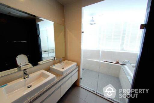 2-BR Condo at Millennium Residence @ Sukhumvit Condominium near BTS Phrom Phong (ID 513239)