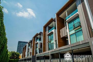 3-BR Townhouse near BTS Ekkamai (ID 362963)