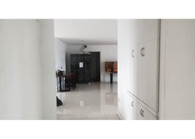 For rent  Spacious 4-Bedrooms at Regent 61