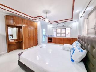 3 Bedrooms House East Pattaya H010551