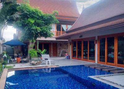 3 Bedroom 400 SQ.M Luxury Pool Villa in Bangrak