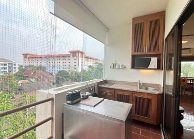 Superb 1 bedroom condo : Sky Breeze Condominium