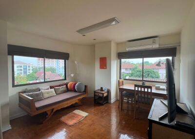 Superb 1 bedroom condo : Sky Breeze Condominium