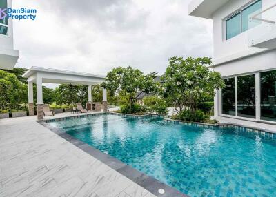 Contemporary Golf Villa in Hua Hin at Palm Hills Golf Resort