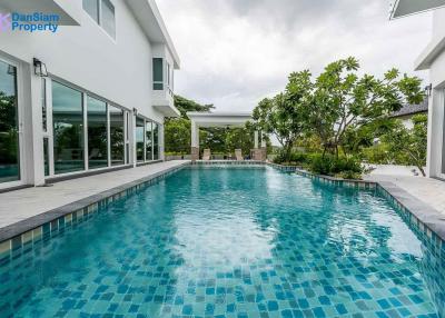 Contemporary Golf Villa in Hua Hin at Palm Hills Golf Resort