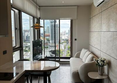 For RENT : RHYTHM Ekkamai Estate / 1 Bedroom / 1 Bathrooms / 42 sqm / 45000 THB [10871686]