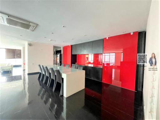 Corner 3 bedrooms for sale at Baan Sathron Chaopraya near BTS Taksin