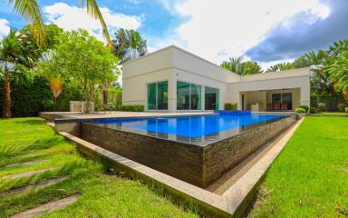 Luxury Pool Villa Mabprachan Lake – 3 Bed 3 Bath