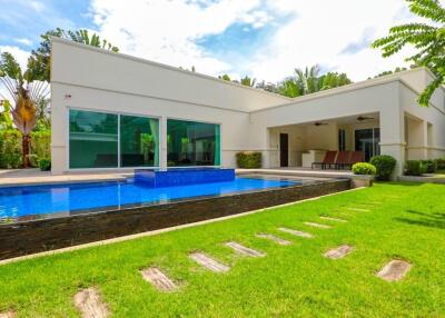 Luxury Pool Villa Mabprachan Lake – 3 Bed 3 Bath