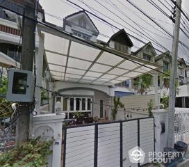 4-BR Townhouse near BTS Ekkamai