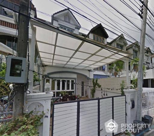 4-BR Townhouse near BTS Ekkamai