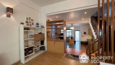 4-BR Townhouse near BTS Ekkamai