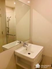 2-BR Condo at Life Asoke near ARL Makkasan