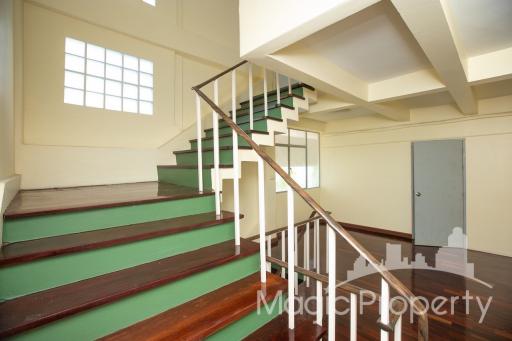 4 Floors Commercial Building for Rent in Sukhumvit 40, Phra Khanong, Khlong Toei, Bangkok