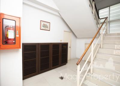 4 Floors Commercial Building for Rent in Sukhumvit 40, Phra Khanong, Khlong Toei, Bangkok