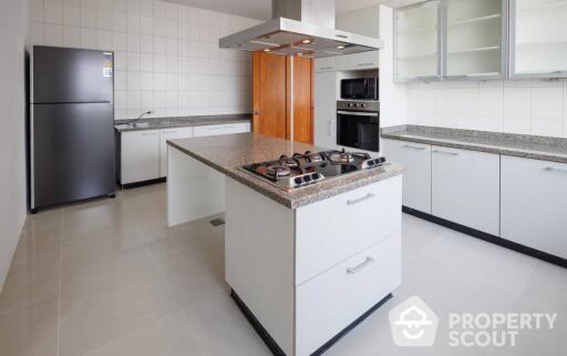 4-BR Apt. near BTS Phrom Phong