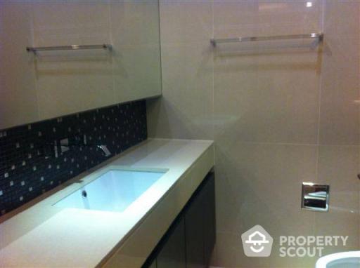 2-BR Condo at The Address Sukhumvit 28 near BTS Phrom Phong (ID 510255)