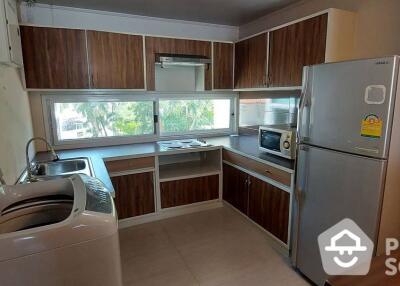 2-BR Apt. near MRT Phetchaburi