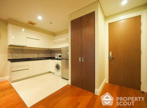 1-BR Condo at Bright Sukhumvit 24 Condominium near BTS Phrom Phong