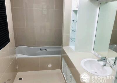 4-BR Townhouse near MRT Phetchaburi (ID 512935)