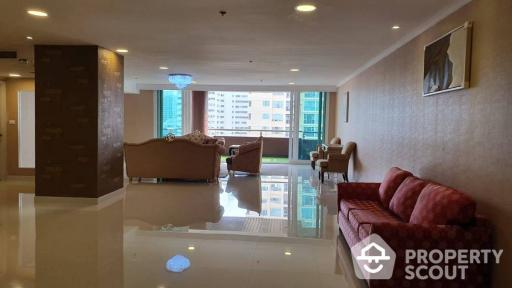 3-BR Condo at Kallista Mansion near ARL Makkasan