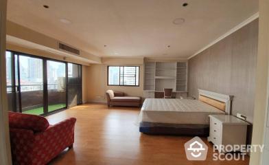 3-BR Condo at Kallista Mansion near ARL Makkasan