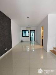 4-BR Townhouse near BTS Surasak