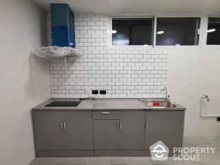 4-BR Townhouse near BTS Surasak