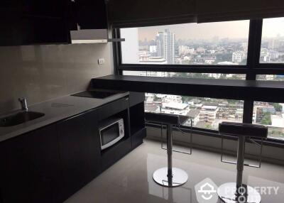 1-BR Condo at Rhythm Sukhumvit 44/1 near BTS Phra Khanong