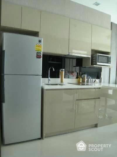 1-BR Condo at Trapezo Sukhumvit 16 near MRT Queen Sirikit National Convention Centre