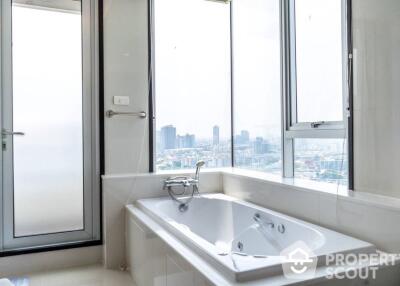 2-BR Serviced Apt. near BTS Phra Khanong