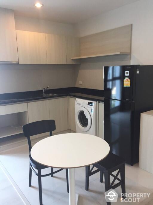 2-BR Condo at Rhythm Sathorn-Narathiwas near BTS Saphan Taksin (ID 515194)