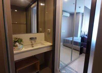 1-BR Condo at Rhythm Sukhumvit 42 near BTS Ekkamai