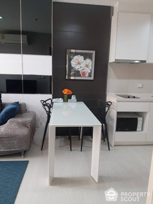 1-BR Condo at Rhythm Sukhumvit 42 near BTS Ekkamai